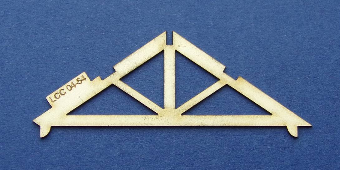 LCC 04-54 OO gauge engine shed roof support extension type 1 Extension roof support type 1 for modular engine sheds. Fits to the left or right of normal roof supports.